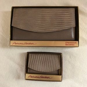 Leather Pigskin Princess Gardener Wallet Taupe NIB Vintage